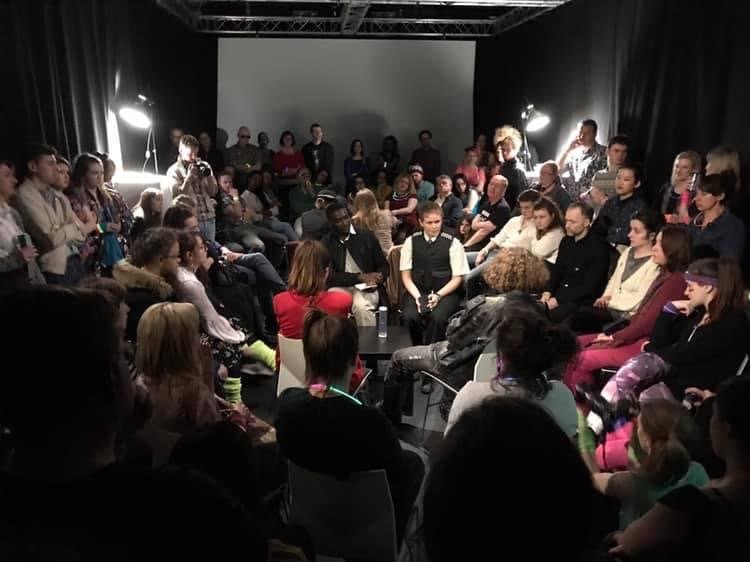 Sidestream immersive event with full audience